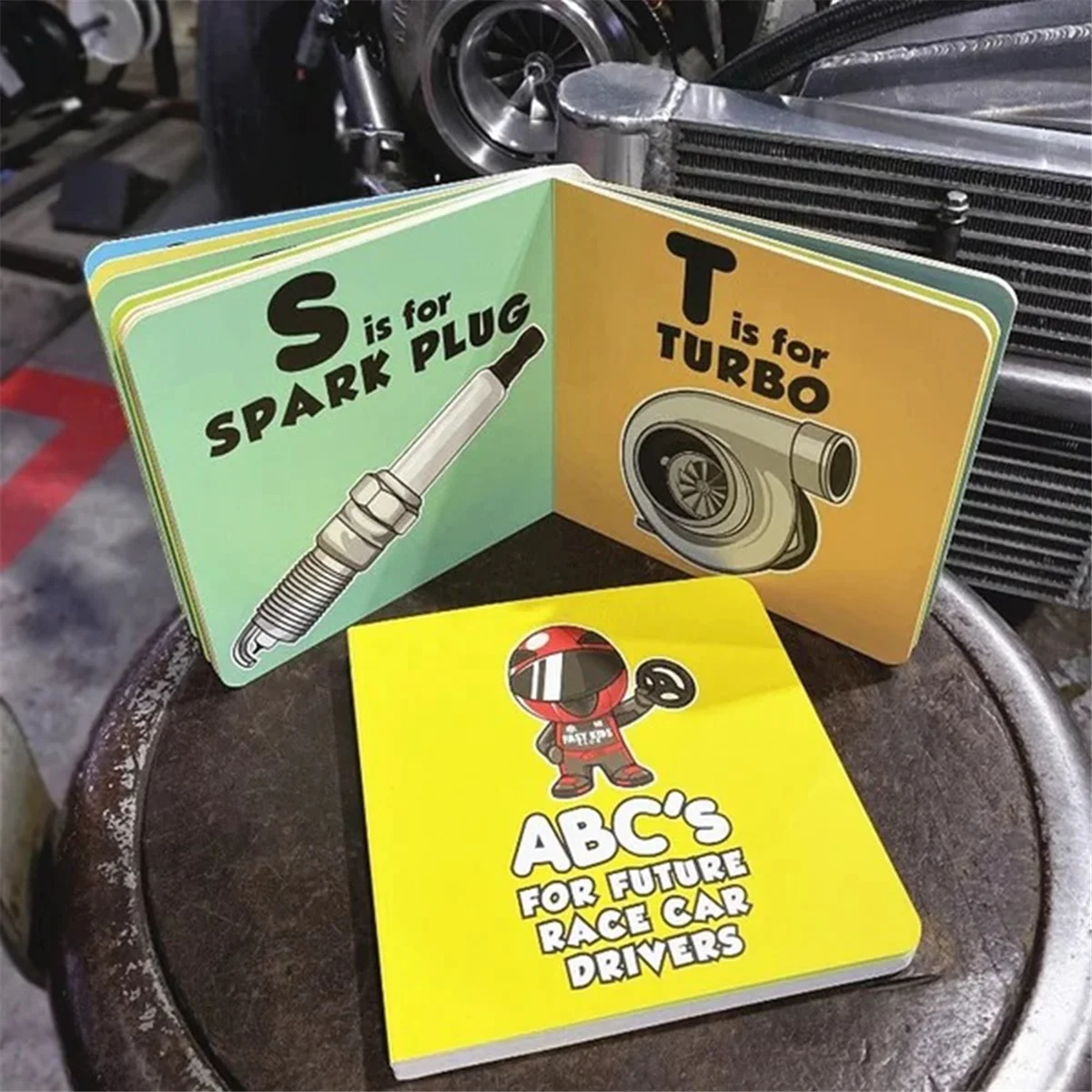 Фото A66I2 ABC'S for Future Race Car Drivers Книга с алфавитом (детская книга, детская книга, книга для малышей) №2