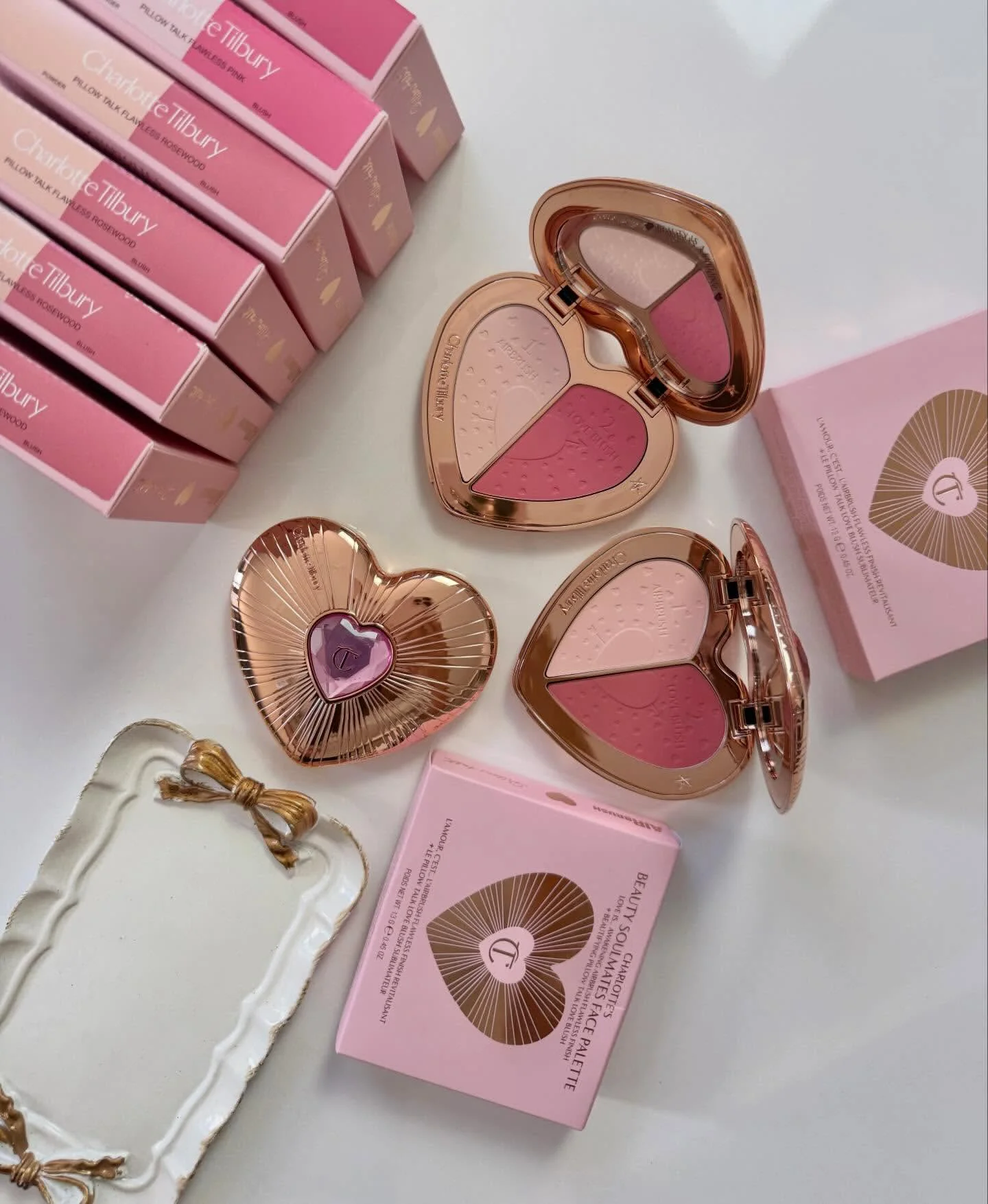Фото Румяна-кушон Charlotte Tilbury в форме сердца, двухцветные, легкие, с шиммером, матирующие, стойкие, Colorete Polvo №4