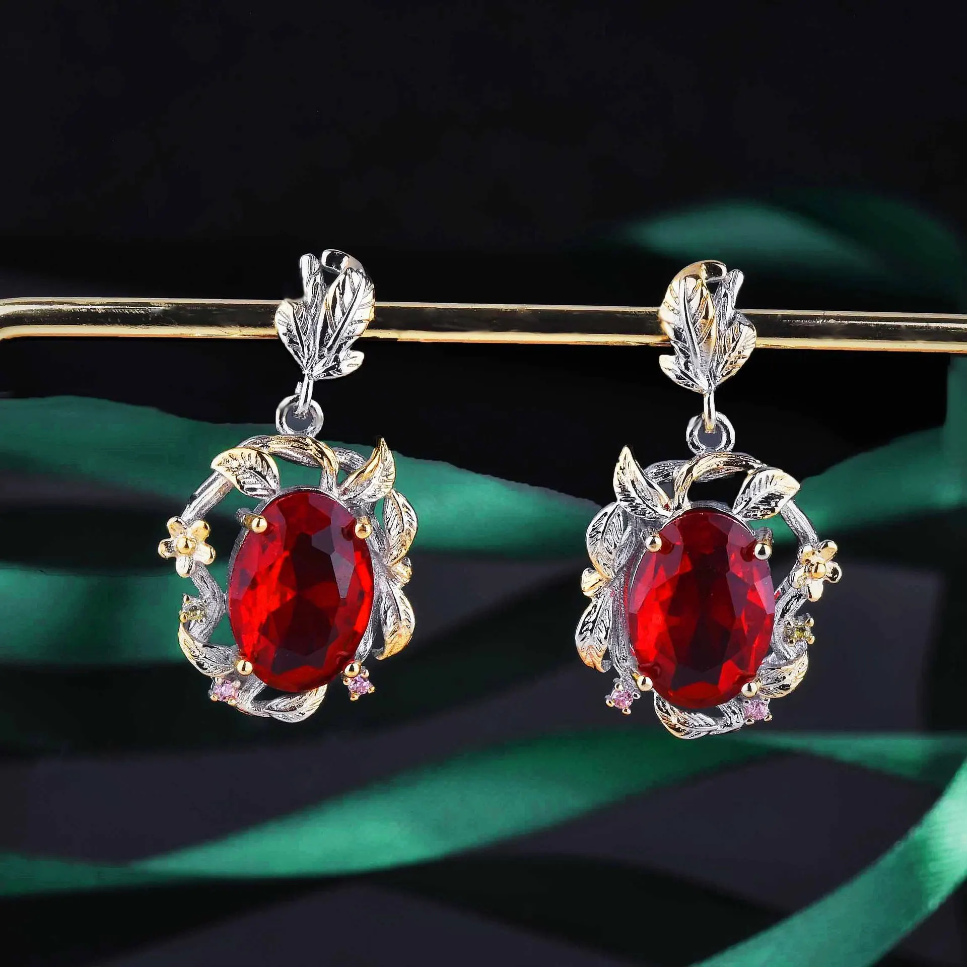 

Vintage Jewelry Leaves Flower Design Earrings with Simulated Ruby Red Stone Dangle Earring For Women Party Luxury Accessories