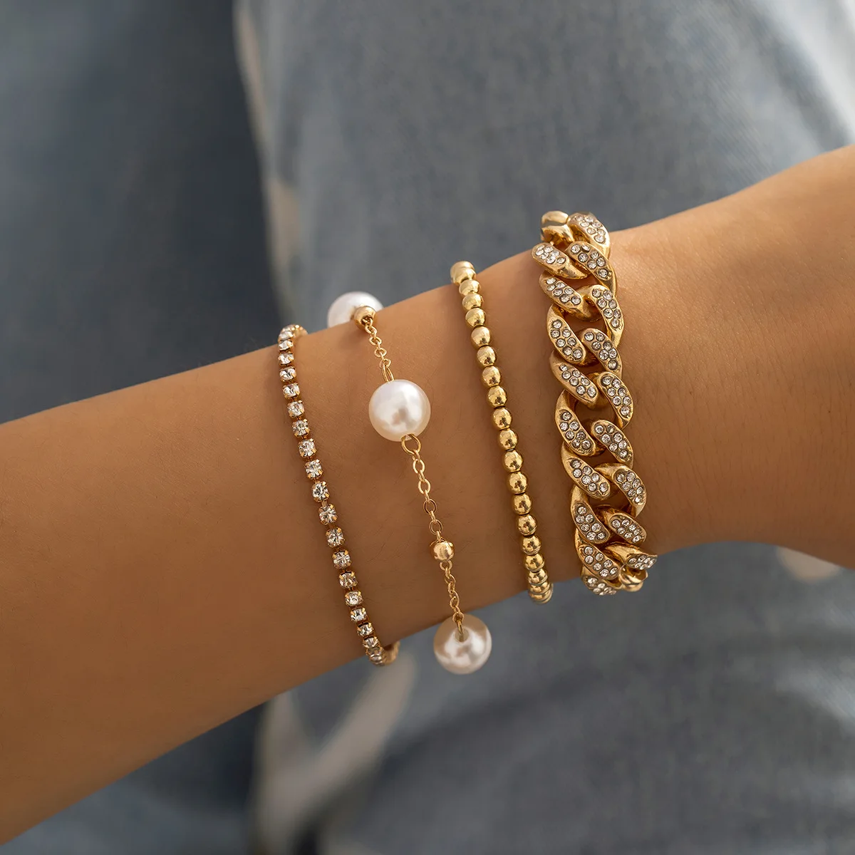 

4pcs Hip Hop Beaded Chain Bracelets Set Rhinestone Punk Curb Cuban Pearl Bracelet Layered Metal Link Thick Gold Fashion Jewelry
