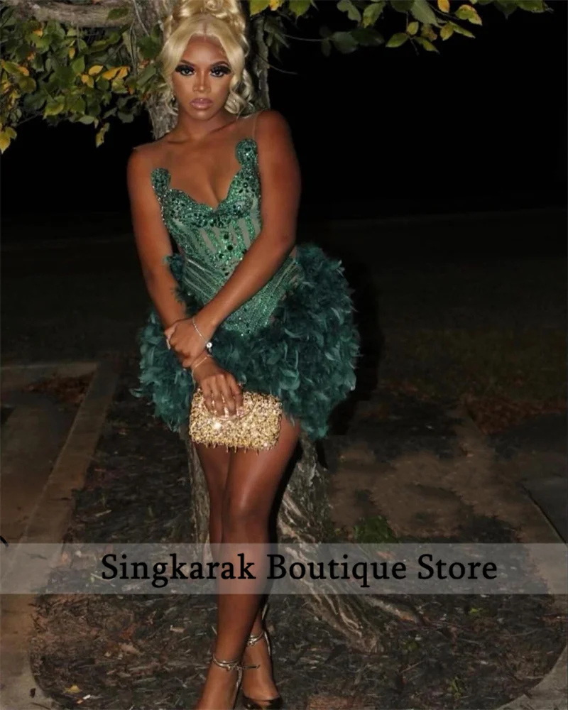 

Sparkly Green Diamonds Short Prom Dresses 2023 Glitter Beads Crystals Feathers Sexy Birthday Party Gowns Cocktail Homecoming