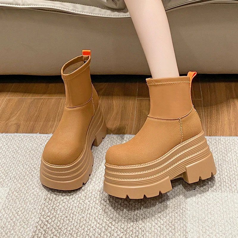 Женские кожаные ботильоны зимние теплые ботинки на меху короткие в британском