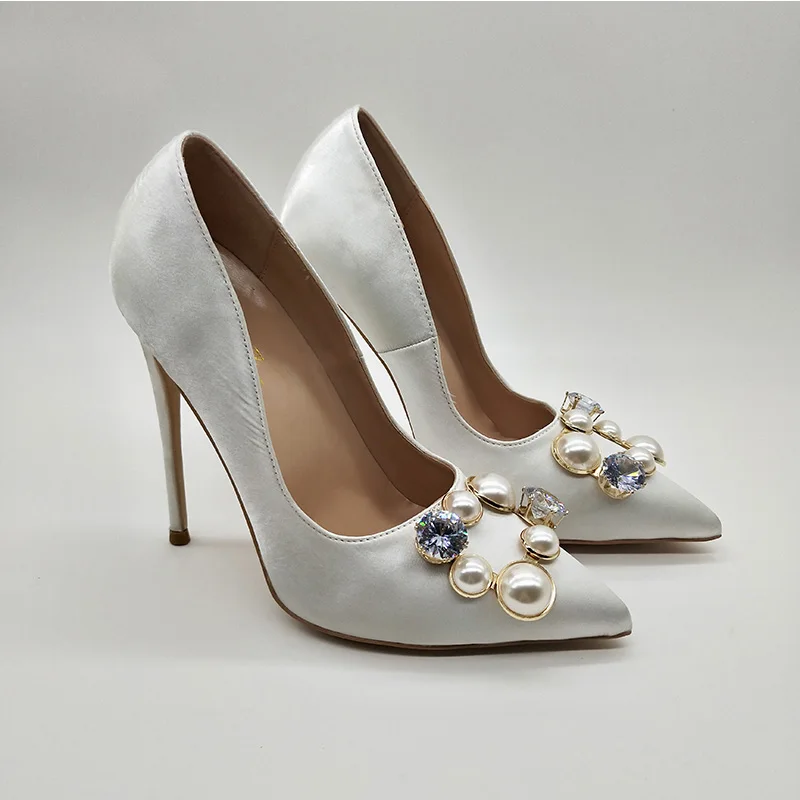 Новые зимние туфли подружки невесты на высоком каблуке с жемчужными пуговицами