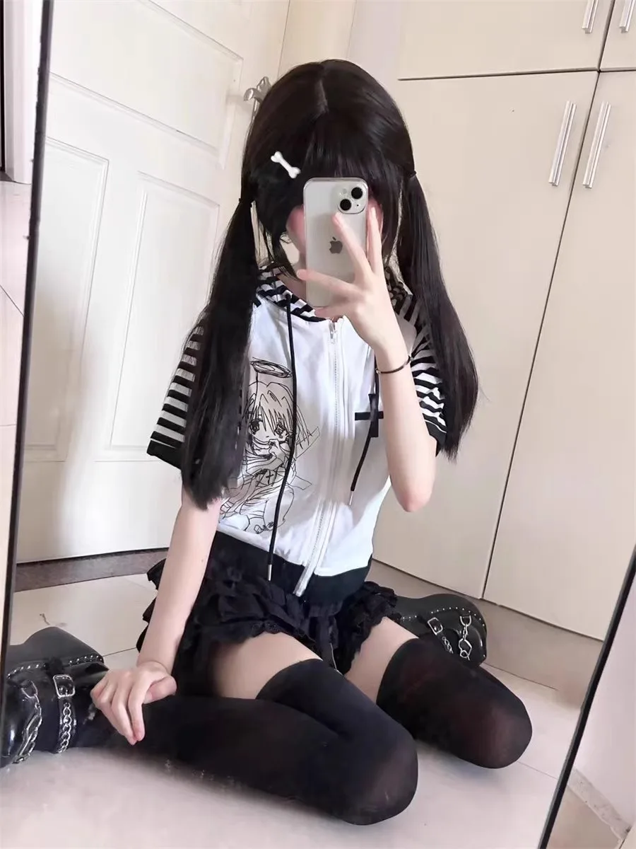 Топы с коротким рукавом и капюшоном в японском стиле летняя маленькая футболка