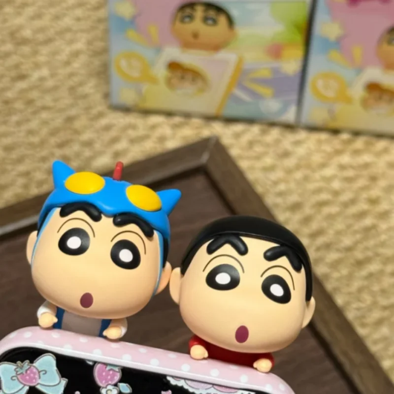 Фото Коллекционная фигурка Funism Crayon Shin Chan: миниатюрная аниме-фигурка в лежачей позе, трендовый аксессуар для приборной панели автомобиля №5