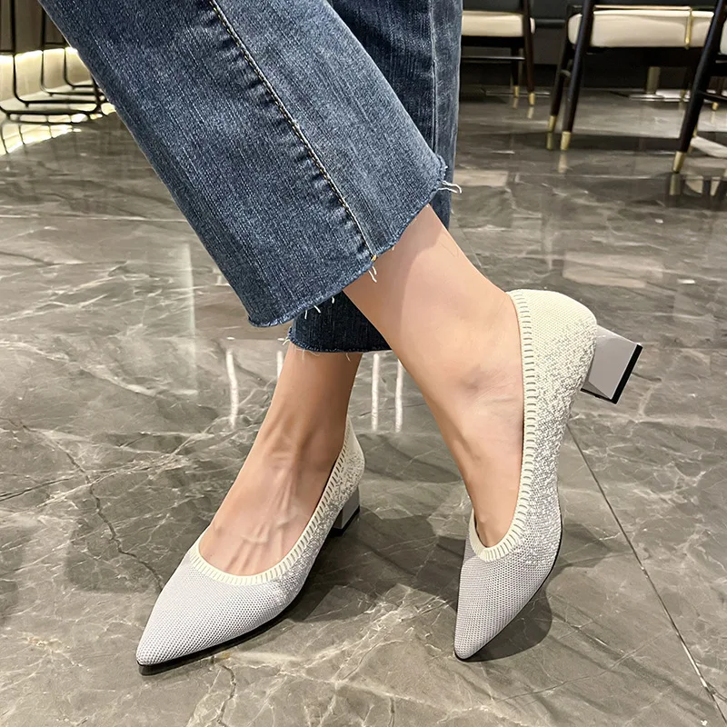 

2023 New Versatile Knitted Shoes Single Shoes Women's Thick Heels and Pointed Toes Slip on Mesh Light Shoes 40 Zapatos De Mujer