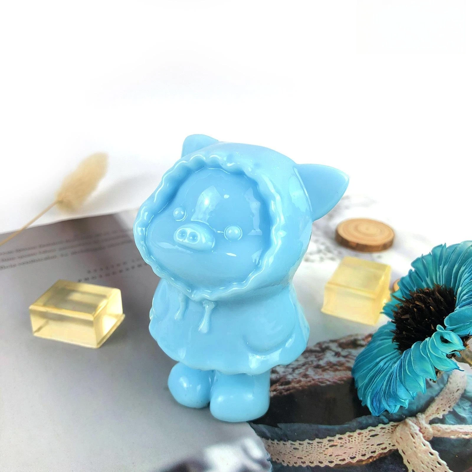 

Raincoat Piglet Decoration Dropping Mold DIY Gypsum Aromatherapy Candle Mold 3D Stereoscopic Piglet Resin Epoxy Silicone Mold