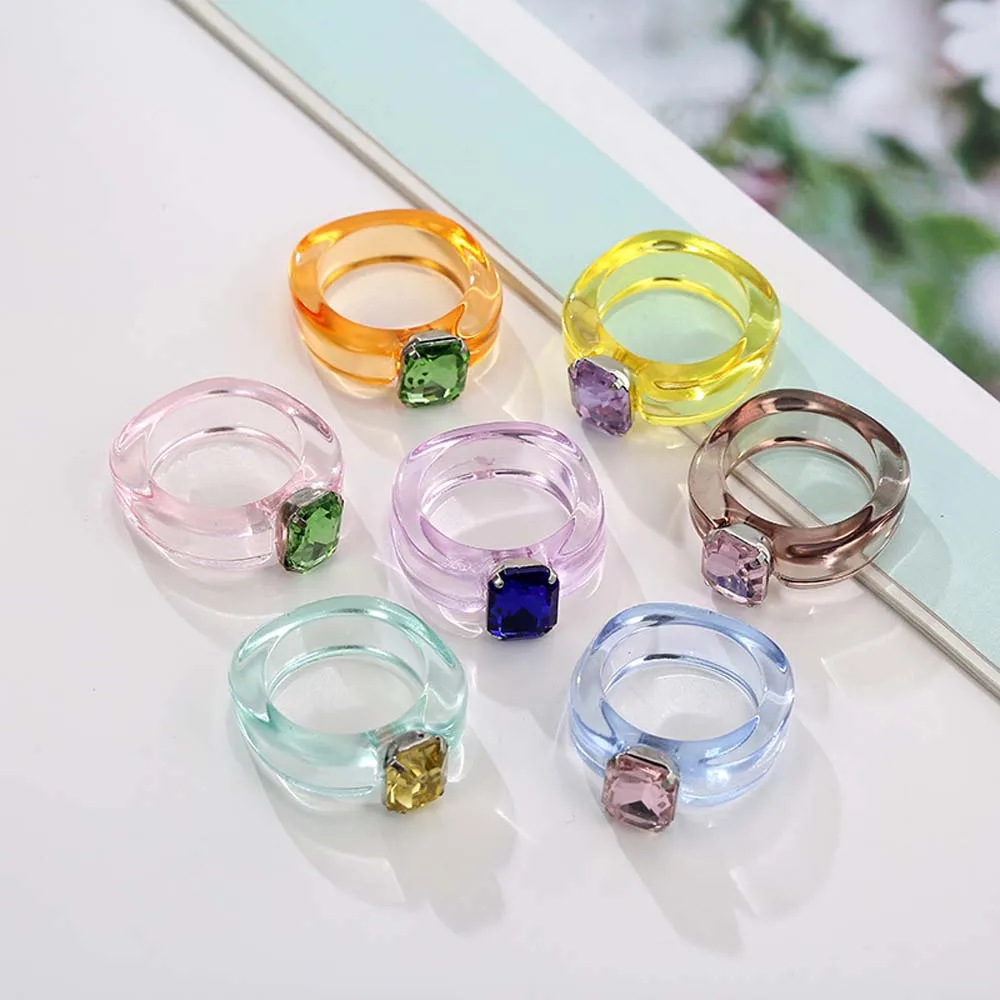 

2023 Trend Colorful Women's Resin Mood Ring Vintage Simple Acrylic Rings With Rhinestone Geometric Hip Hop Plastic Rings Jewelry