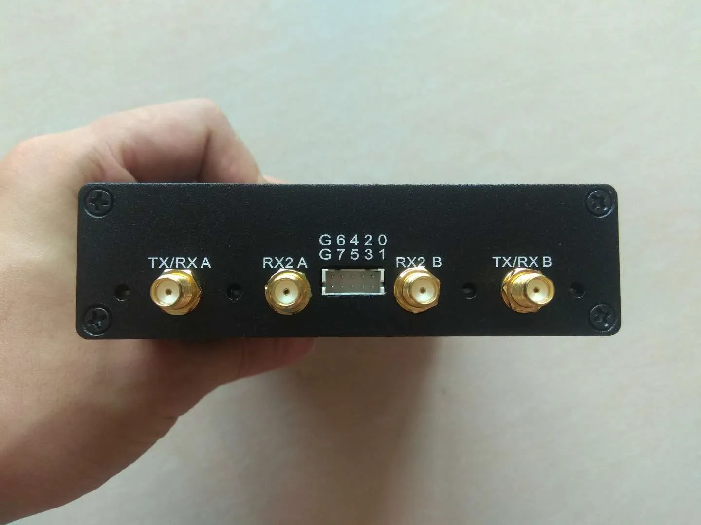 Совместимая плата Usrp b210 70M-6G SDR сканирует состояние bladerf limes dr spartan 6xlx150 FPGA. Оснащен