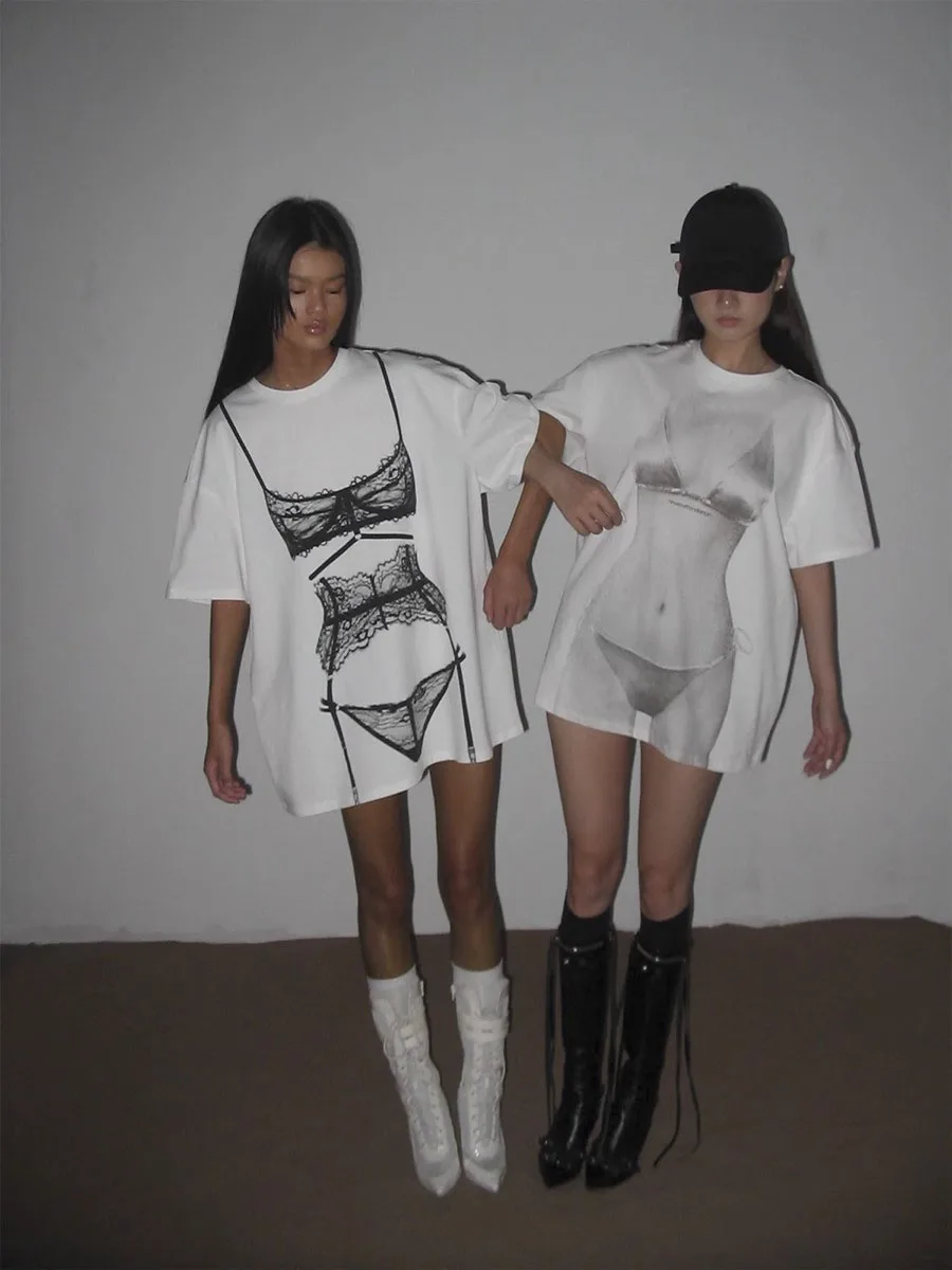 Свободная футболка с коротким рукавом