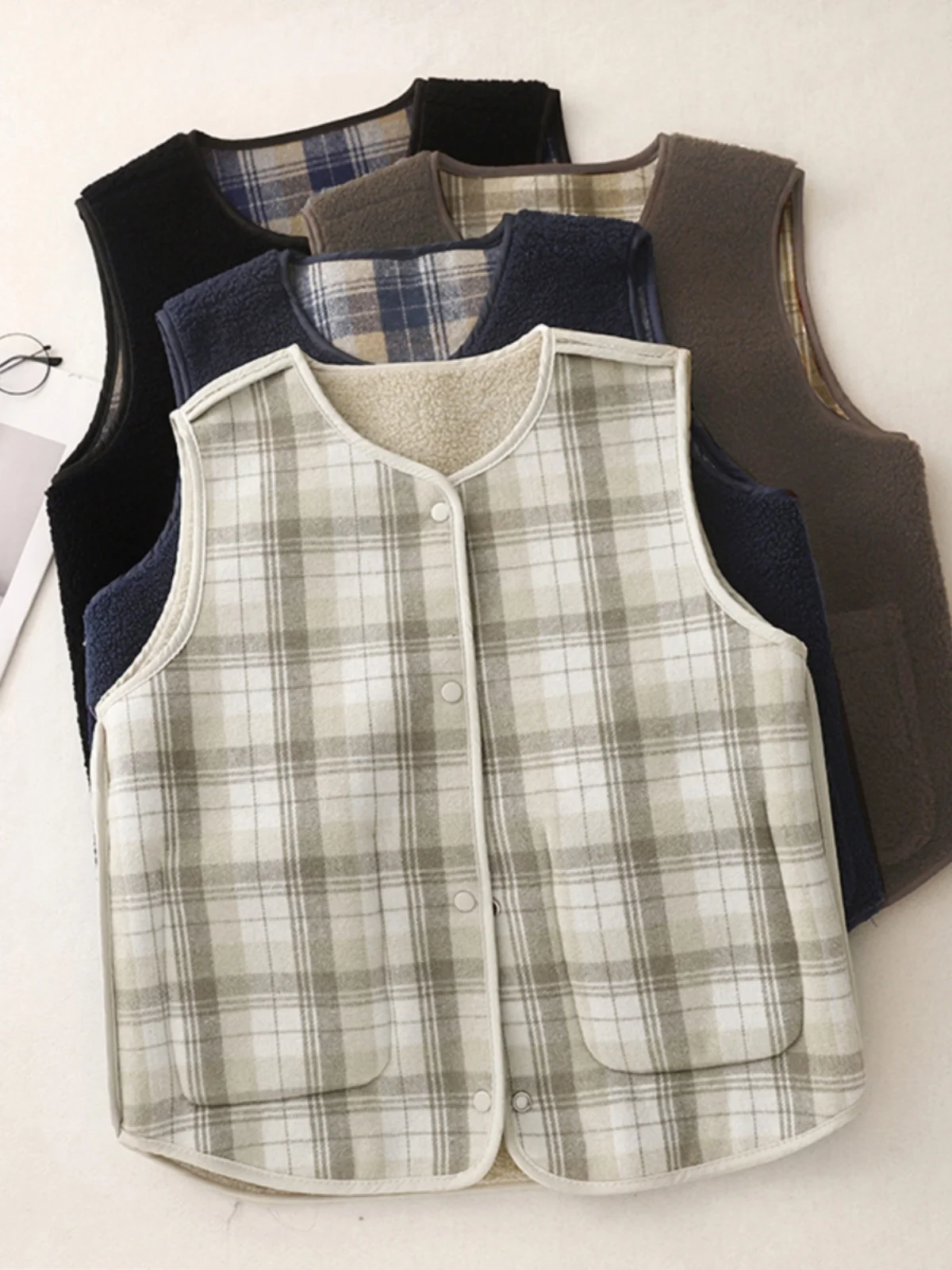 Двусторонняя одежда в стиле ретро клетчатый жилет из овечьей шерсти женский
