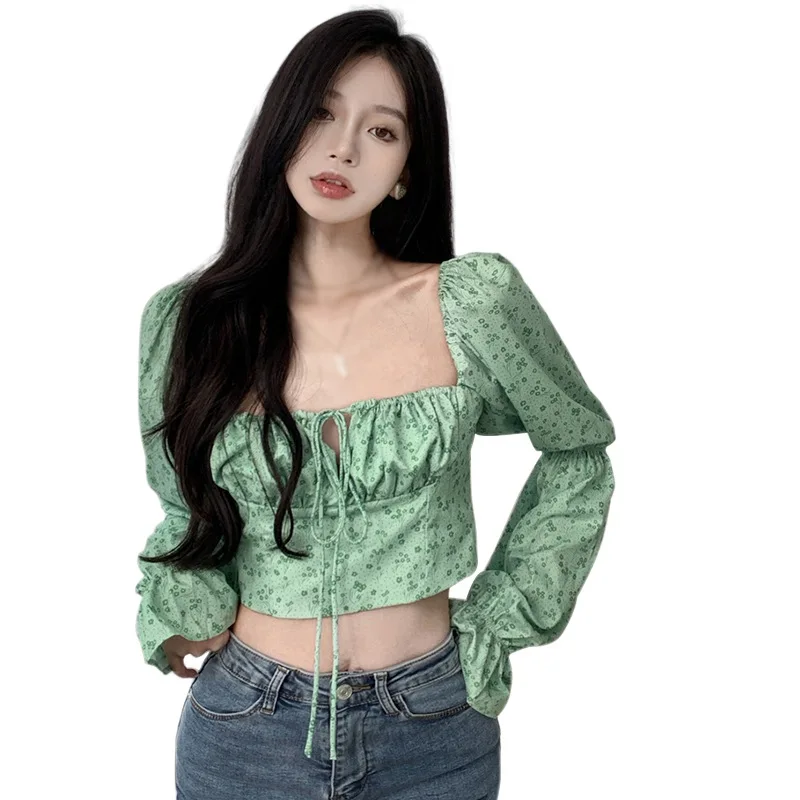 

Women's Vintage Floral Crop Top Long Sleeve Square Collar Slim Fit Outfit Casual Shirts Square Neck Floral Print Ruffles Blouse