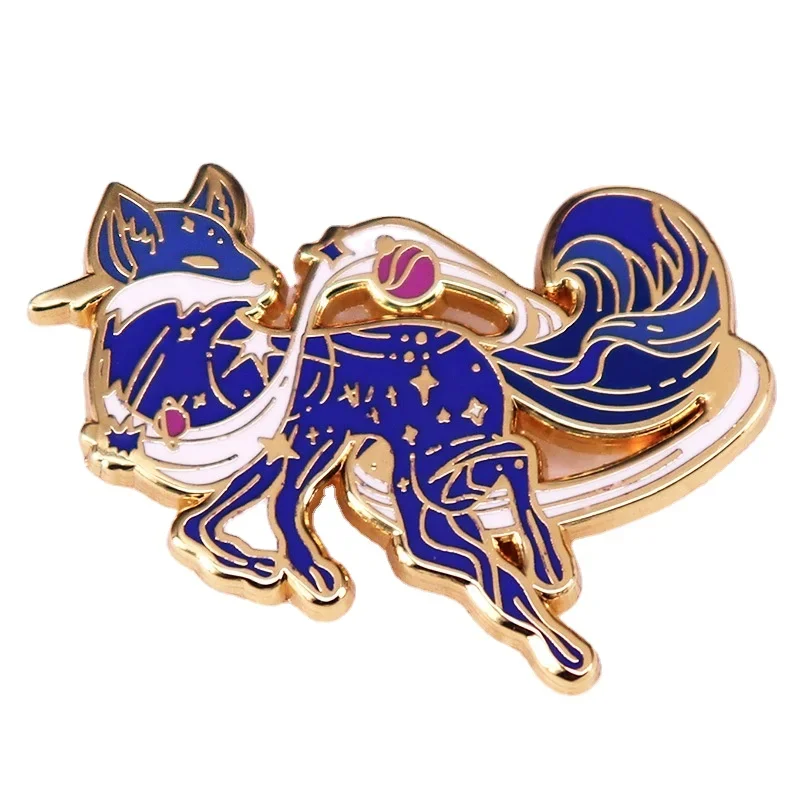 Эмалированная брошь в виде звезды и лисы