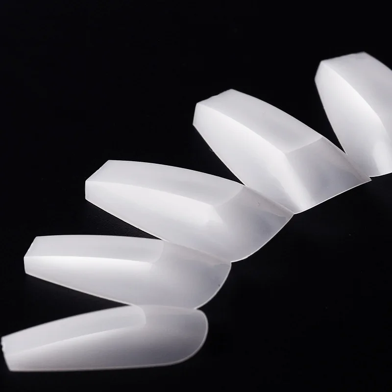 Рисунок 5 - декоративные накладные ногти