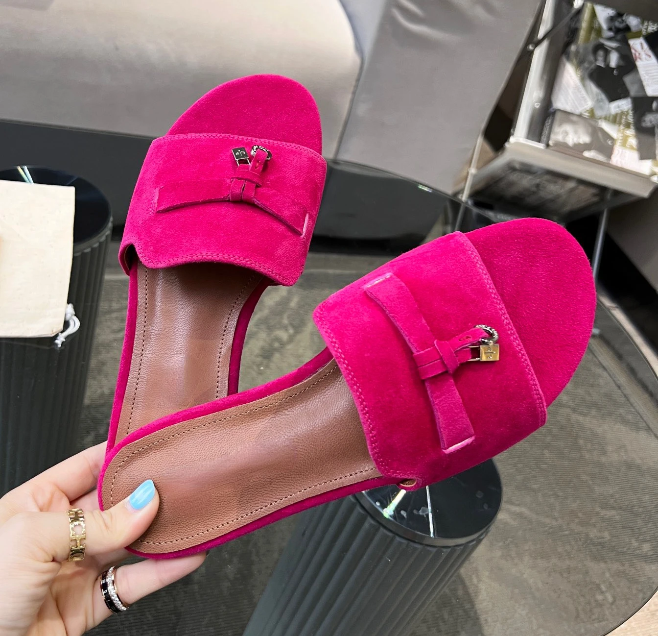 Summer Walk Kidsuede Flat Slippers Multicolor Metal Lock Tassel Mules Flipflops Shoes Beach Slides Women Hot Sell Casual Sandals