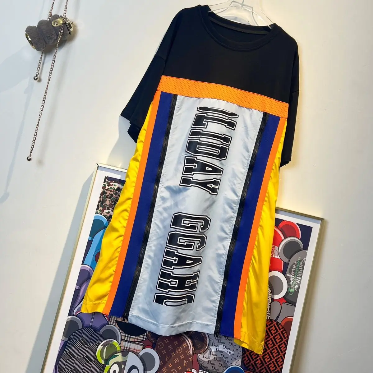 

Женское платье-футболка с коротким рукавом, свободное ТРАПЕЦИЕВИДНОЕ мини-платье с круглым вырезом и принтом букв, с двойной молнией, Новин...