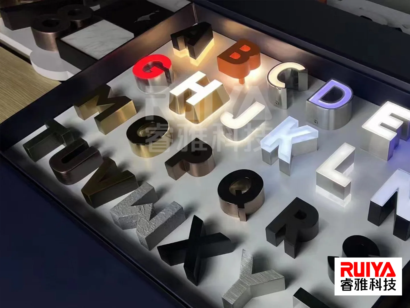 

Образец наружной двери акриловый светящийся персонаж рекламный щит из нержавеющей стали Металл Кристалл Мини-задний светящийся персонаж