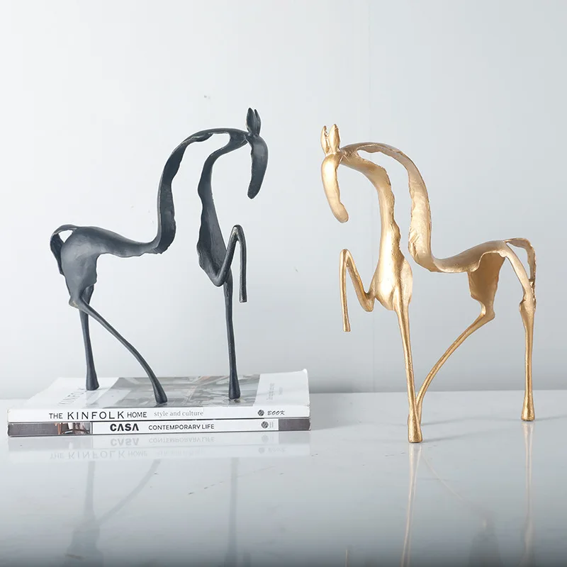 

Простая креативная металлическая ажурная лошадь, настольное украшение, скульптура в виде животного, украшение для гостиной, абстрактные поделки, украшение для дома