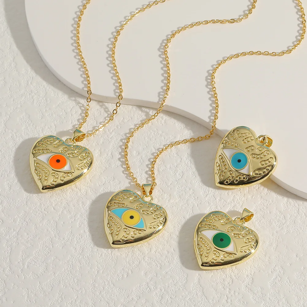 

New 2023 Vintage Fashion Personality Gold Color Crystal Love Necklace Long Devil's Eye Pendant Banquet Jewelry Accessories Gift