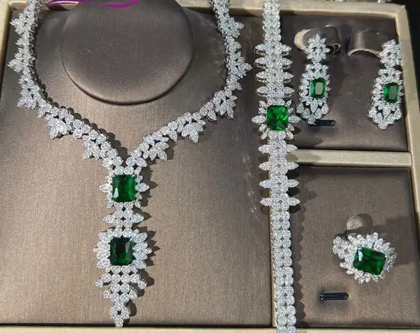 

Бесплатная доставка, набор серебряных серег и кольца Стразы зеленого цвета с кристаллами из циркония