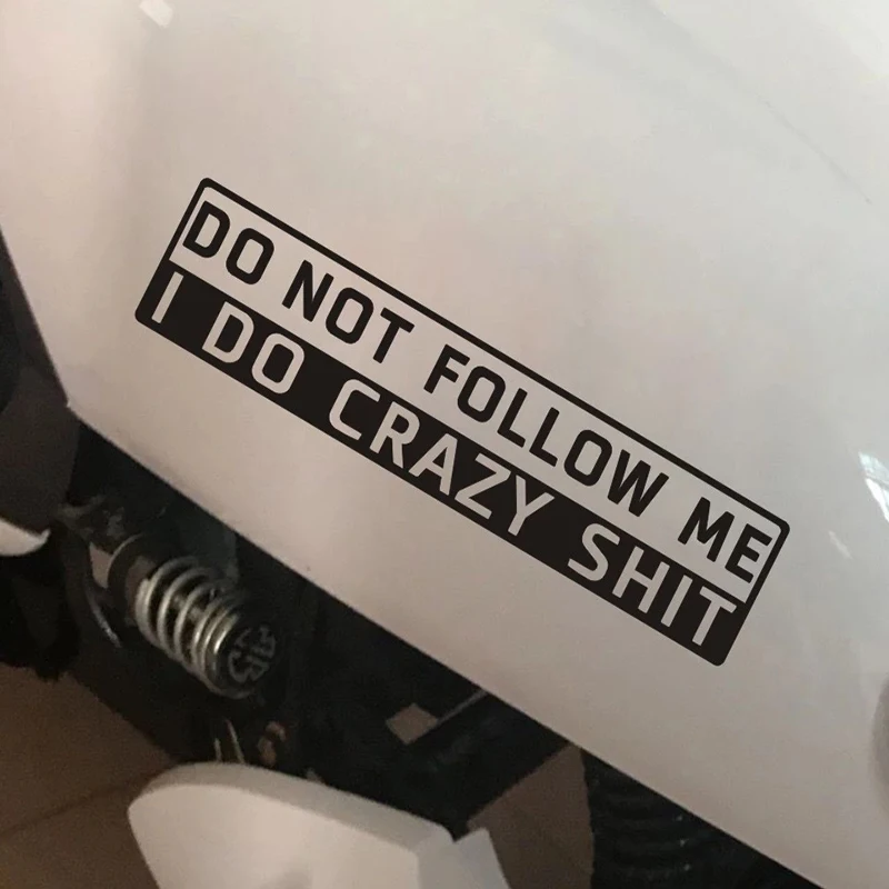 Наклейка на автомобиль "Не следуй за мной" 4*17 см и декоративная наклейка с отражением оптом стильные аксессуары.