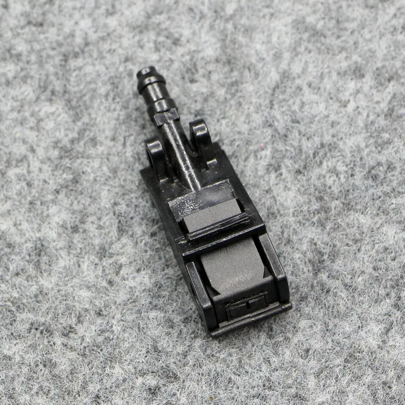 Насадка распылительная для переднего лобового стекла Passat B5 Polo Bora Golf 4 MK4 - купить