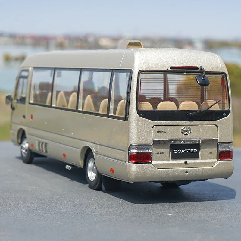 Оригинальная модель автомобиля 1:24 Toyota Costa COASTER из сплава с имитацией хлеба