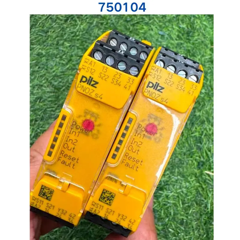 95% новое реле PILZ PNOZ S4 750104