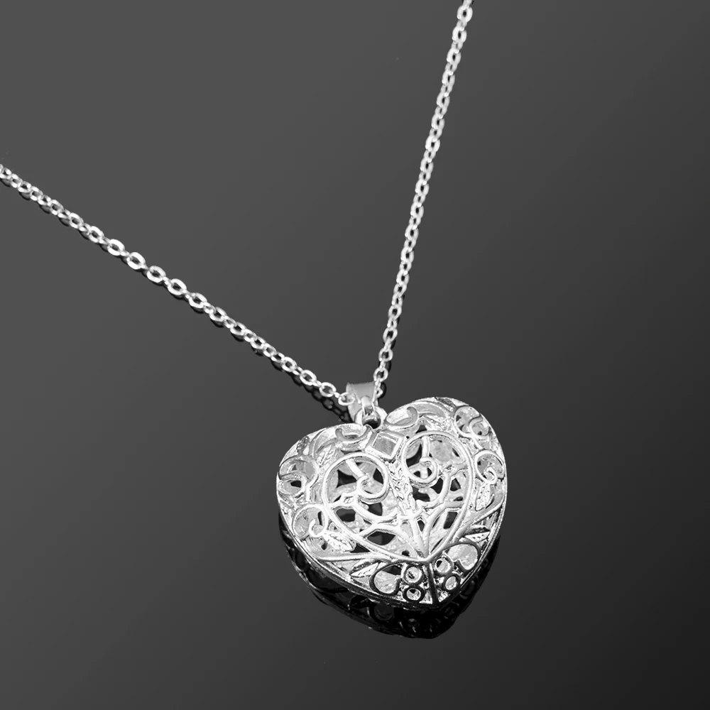 

Retro Women Silver Hollow Heart Nacklace Jewelry Fashion Trendy Necklace Elegant Charm Exquisite Heart Shape Pendant Jewellery