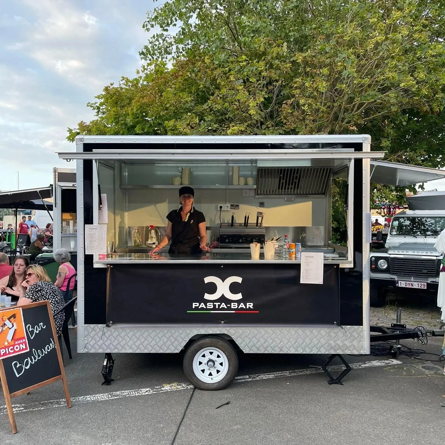 

Europe vendors Use Mobile food truck refrigerator unit Fast snack food trucks With Sanck Machine