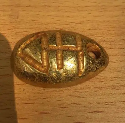 

Изысканный античный медный брелок для монет