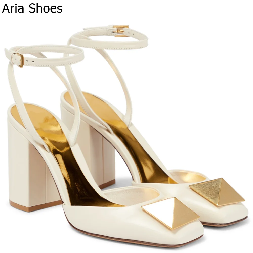 Женские босоножки на квадратном каблуке 8 см сандалии с заклепками и ремешком