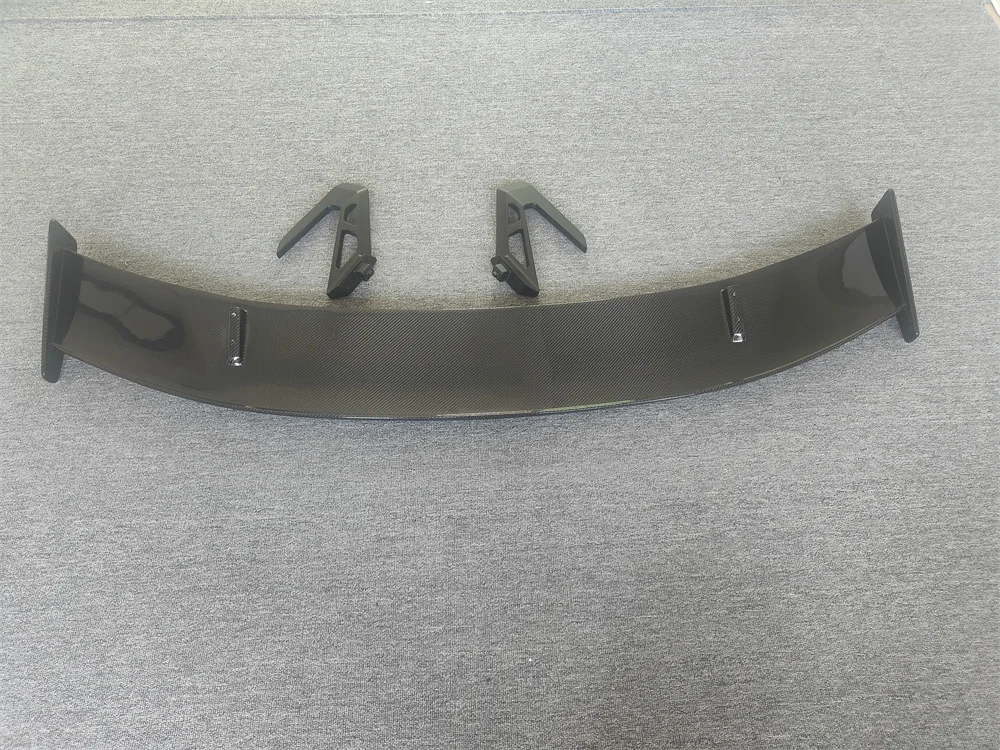 Высококачественный комплект заднего спойлера P-типа из углеродного волокна для