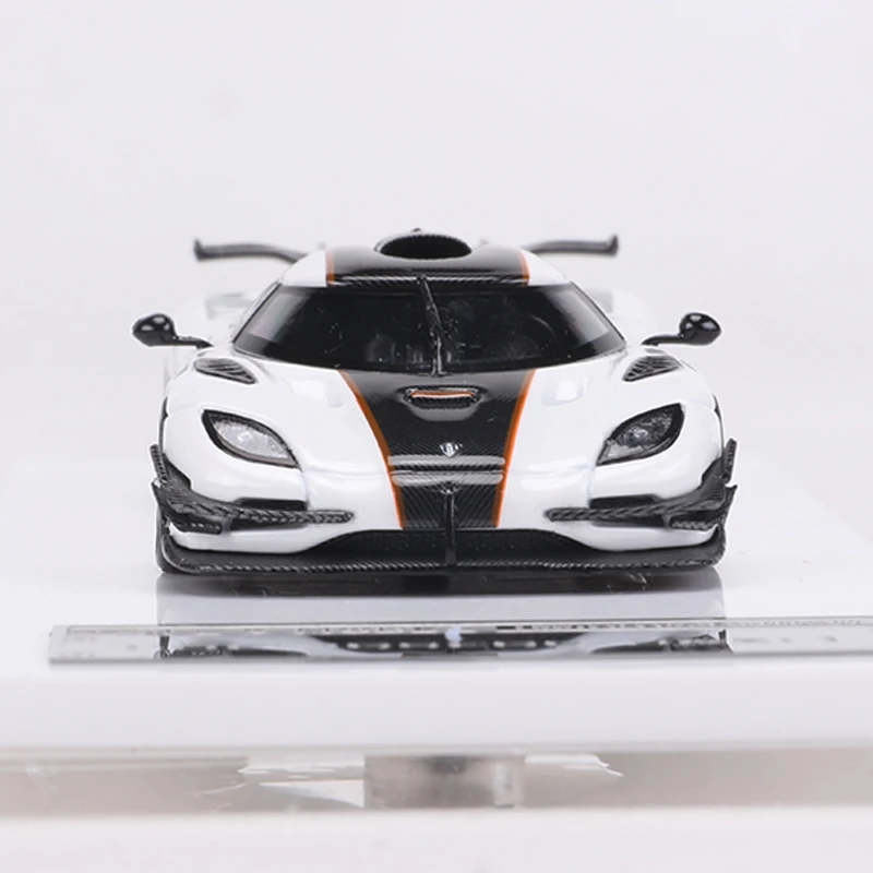 LMLF 1:64 Один: 1 черно-белая литая под давлением модель автомобиля ограниченная