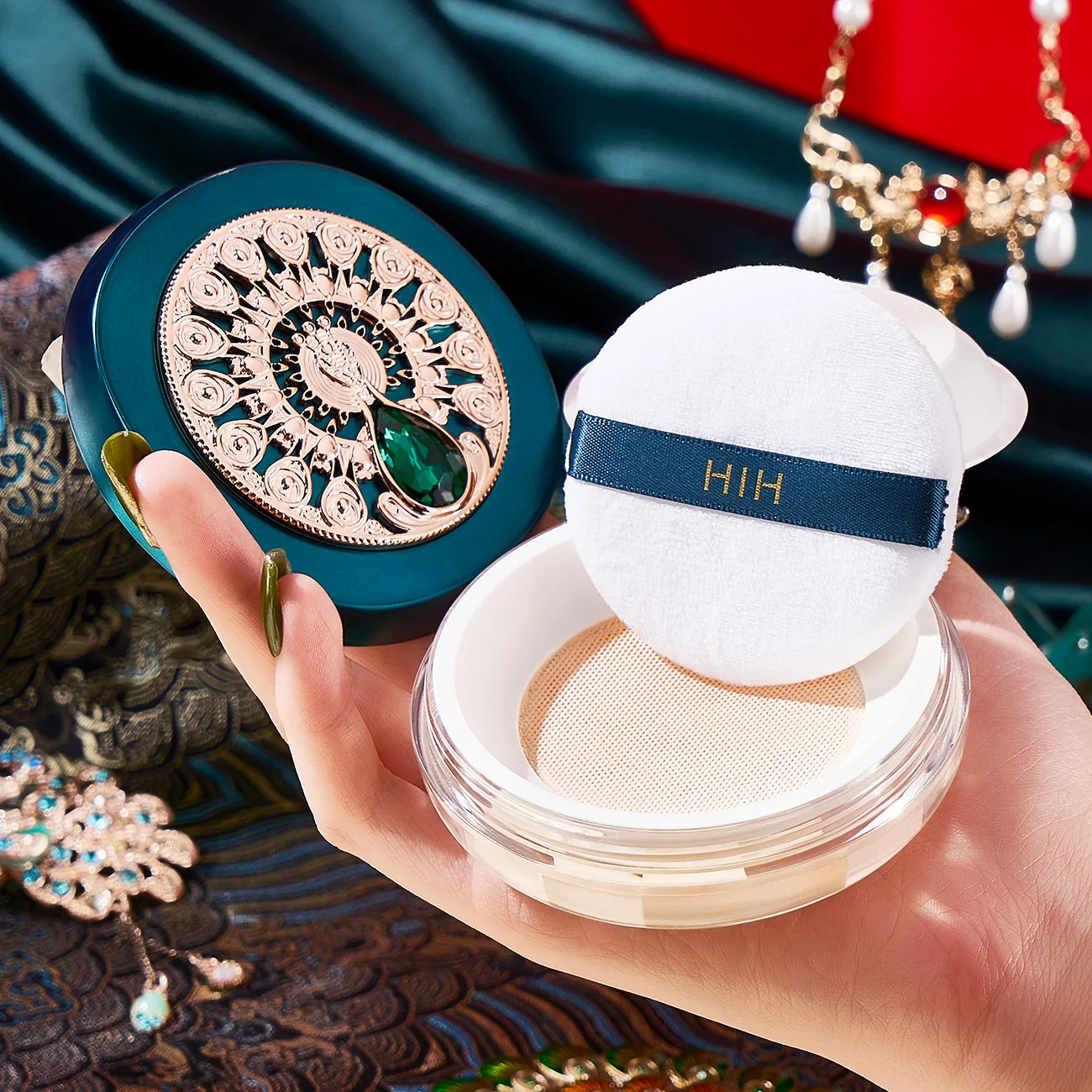 

1 Box Phoenix Feather Yue Makeup Soft Focus Powder Light and Delicate Lazy Makeup Powder Finishing Powder Cover Flaws Clothing