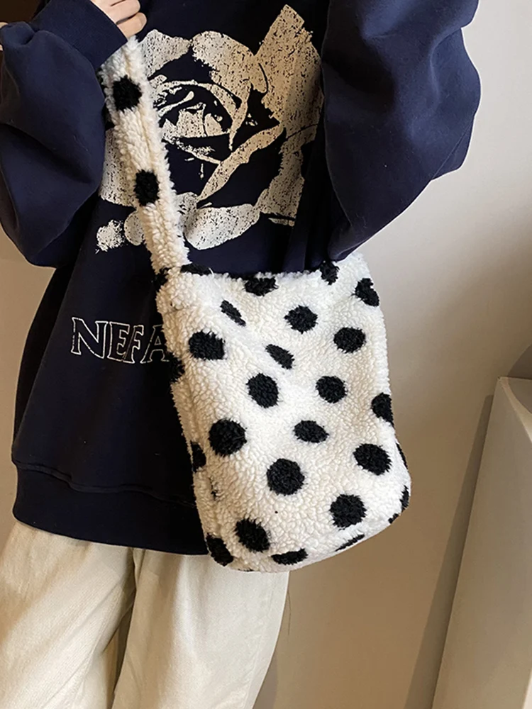 Осенне-зимняя флисовая плюшевая сумка для женщин новинка 2024 ретро сумка-ведро из