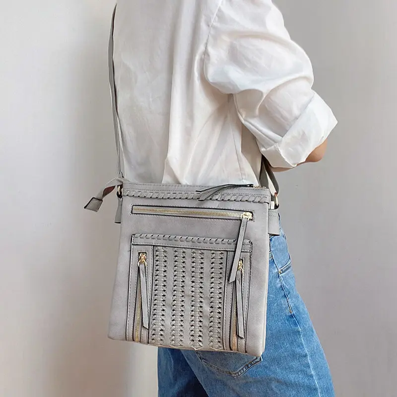 

New Retro Horizontal Square Large Capacity Women's Bag With Hollowed Out Woven Tassel Double Layer Single Shoulder Crossbody Bag