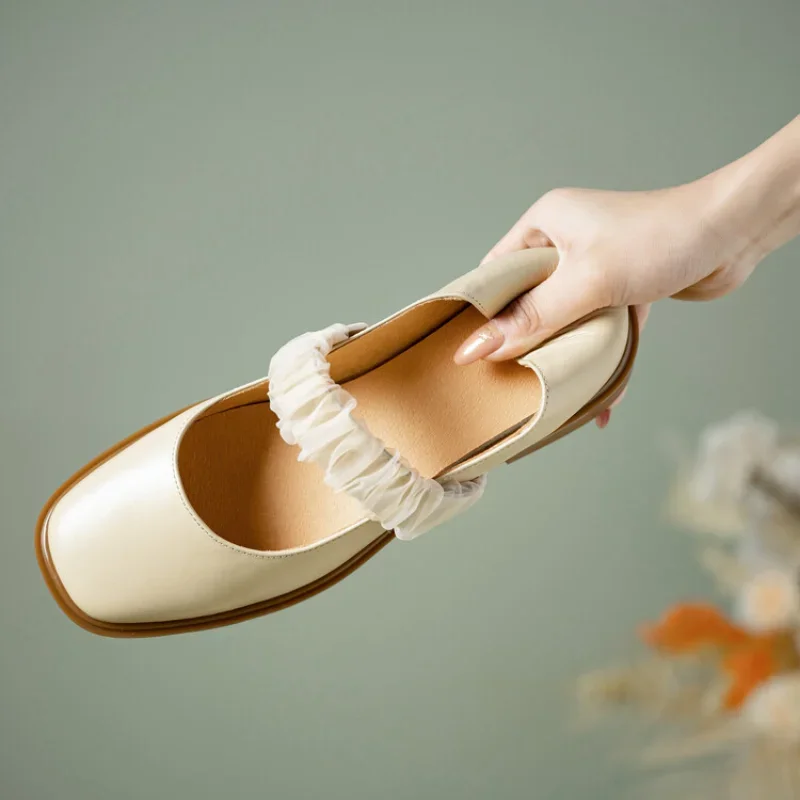 Женские туфли на плоской подошве из натуральной кожи с квадратным носком