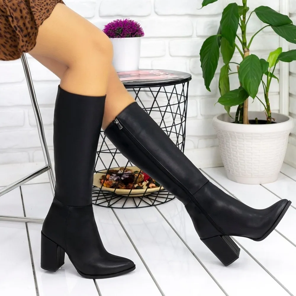 

Dorlie Skin Boots Black
