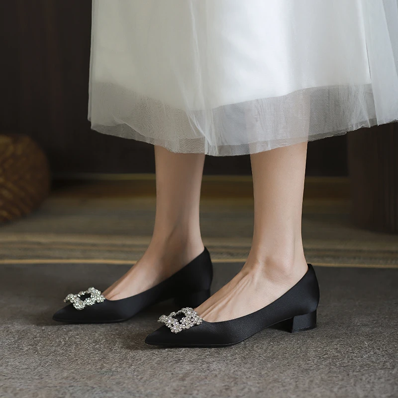 2023 Deluxe Premium Silk Women's High Heel Shoes Water Diamond Square Buckle Ladies Single Shoe Star Style Pointed Wedding Shoes