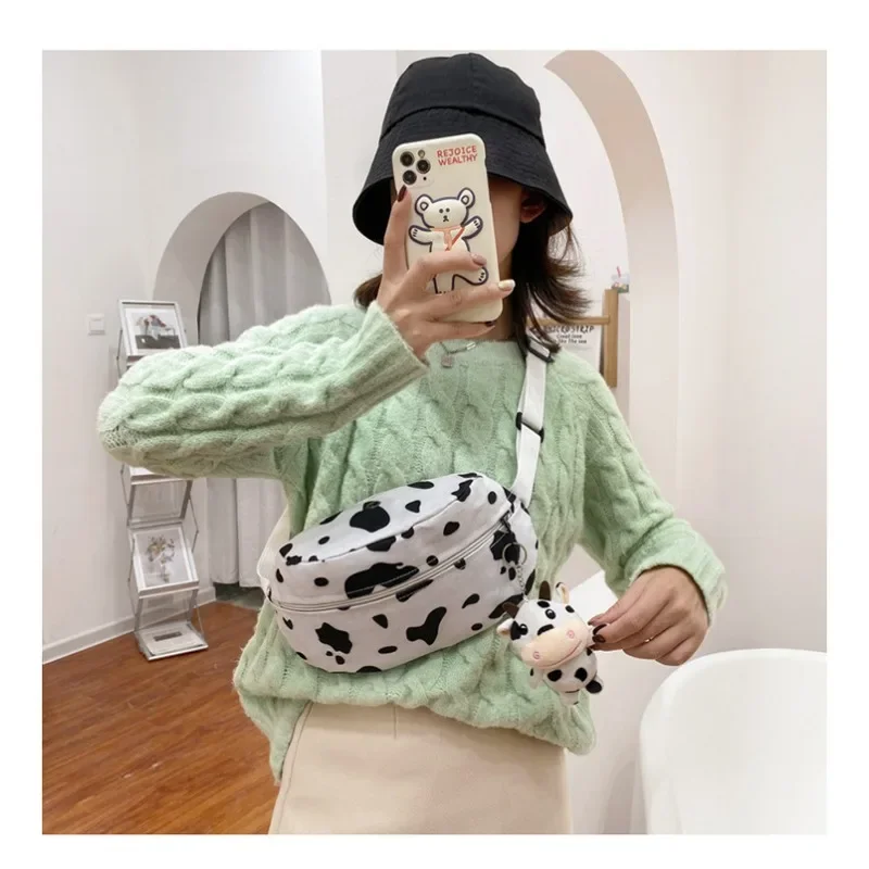 Женская нагрудная сумка Half Moon вместительная водонепроницаемая из ткани Оксфорд