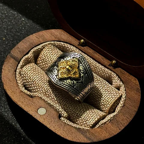 Регулируемое серебряное кольцо Ленник, медное, готическое