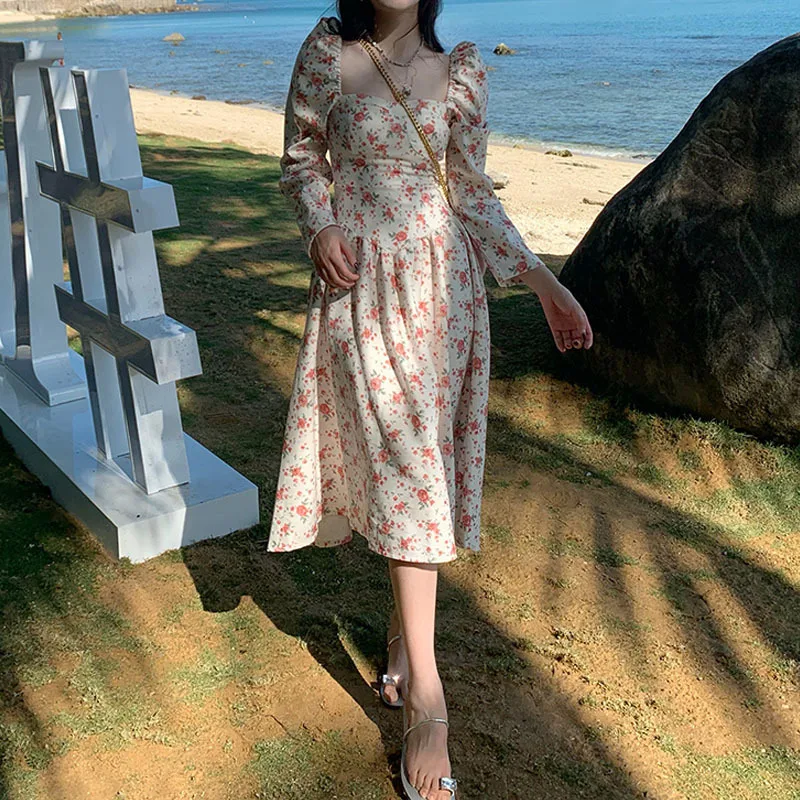 

Женское цельнокроеное платье в Корейском стиле, элегантное офисное платье с квадратным вырезом и длинным рукавом, плиссированное шикарное ...