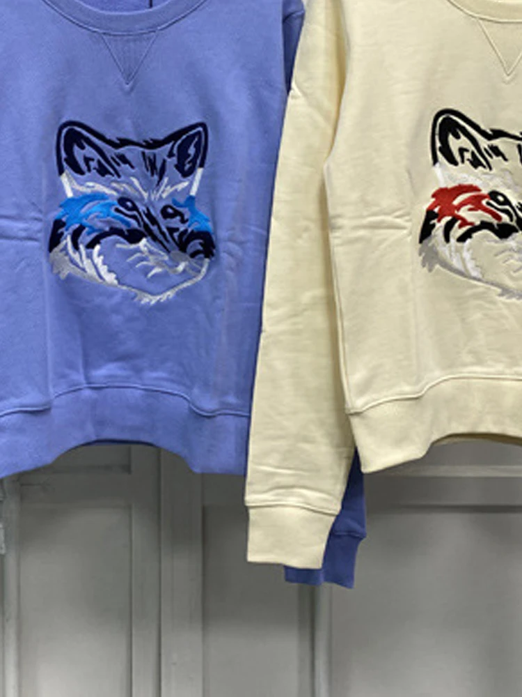 Толстовка Женская хлопковая с вышивкой в виде головы лисы | одежда