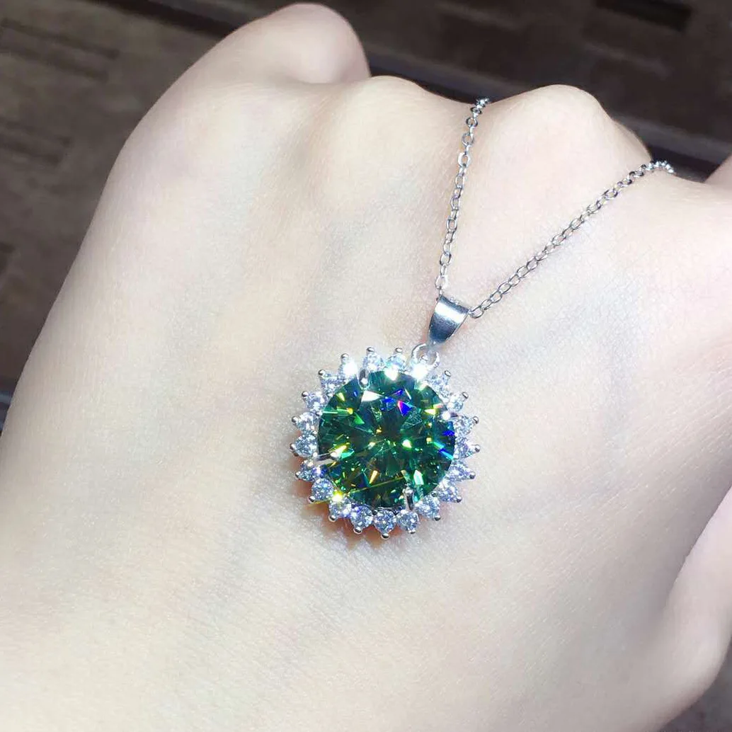 

Luxury Created Blue Green Imitation Mosan Drill Pendant Necklaces for Women Fashion Zircon Female Jewelry Accessories