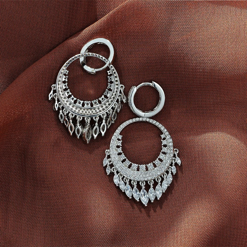 Серьги-кольца из серебра 925 пробы с сапфировым камнем