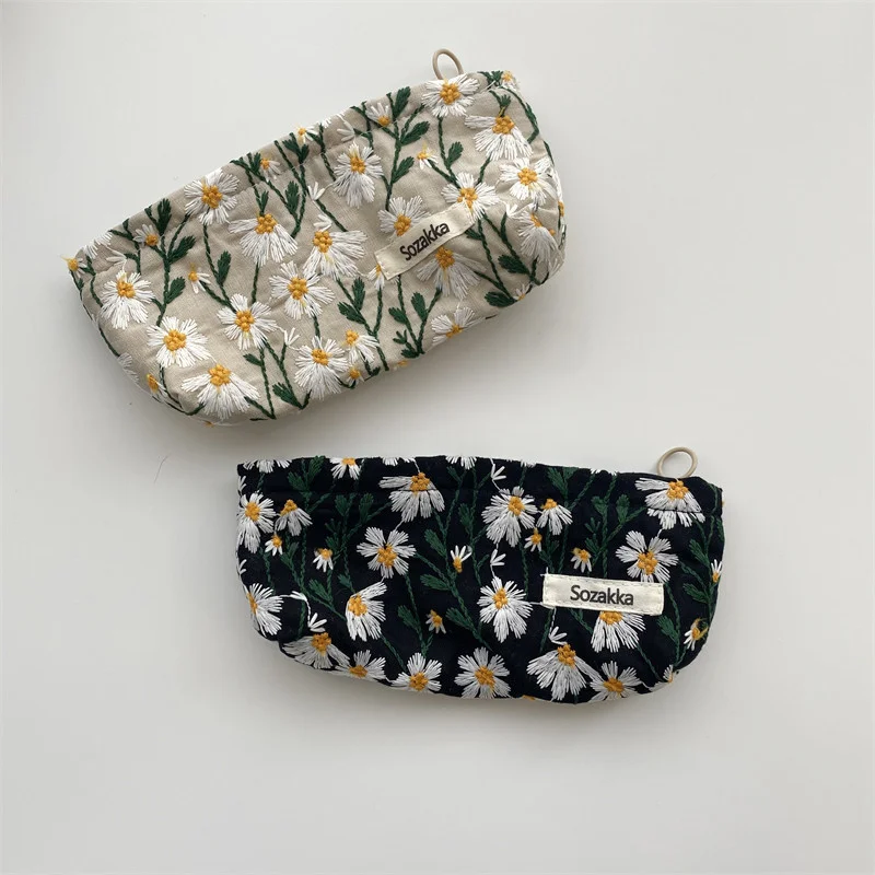 

Korean Ins 3D Flower Printed Women Cosmetic Bag Pencil Case Travel Flore Cute Makeup Lipsticks Make Up Brushes Storage Bag Pouch