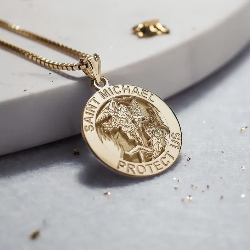 

Handmade Religious Medal Gold & Silver Necklace for Hip Hop Men's Jewelry