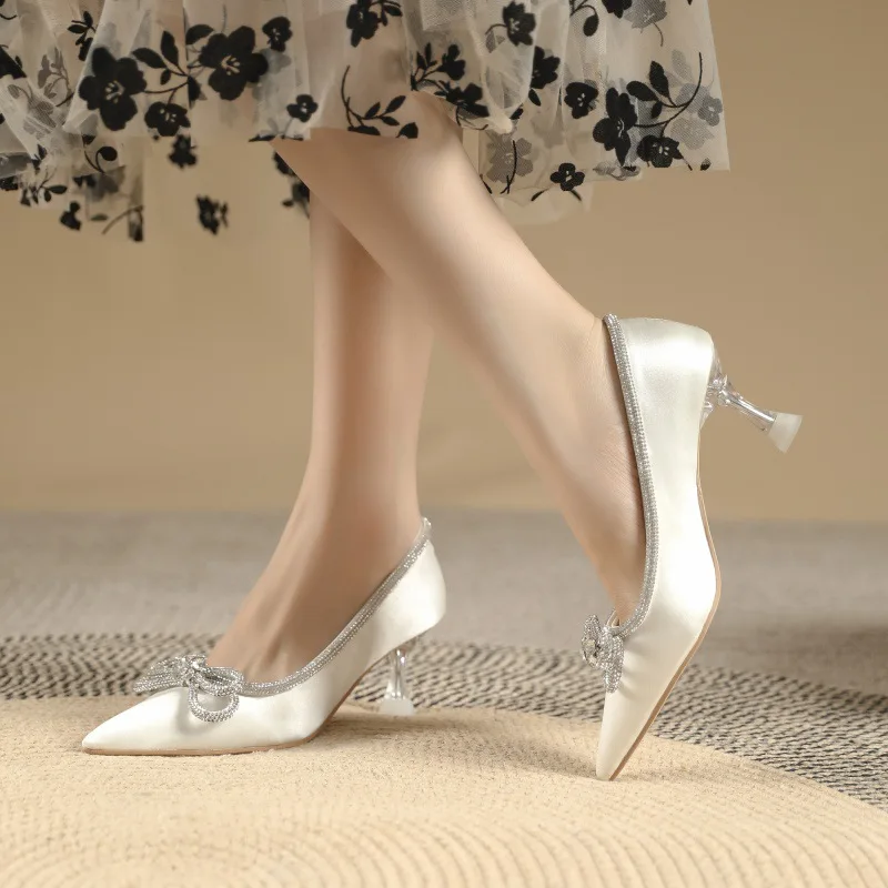 

Новинка 2023, модная Осенняя Новая повседневная женская обувь с закрытым носком, женские туфли на высоком каблуке с бантом и ремешком
