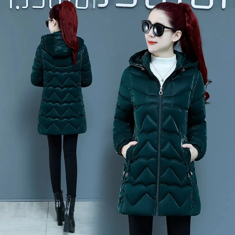 Женская Блестящая куртка на хлопковом наполнителе осень/зиму